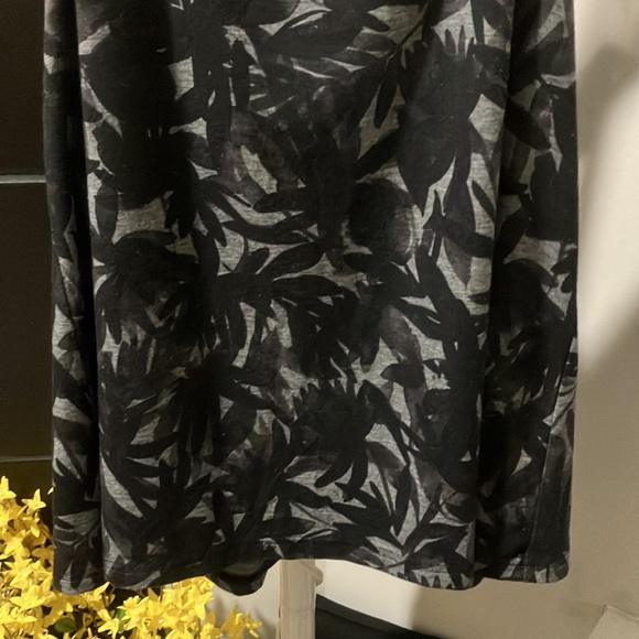 Patterned Tank Top - Picture 4 of 9